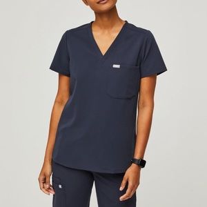 Figs scrubs set, in excellent condition.